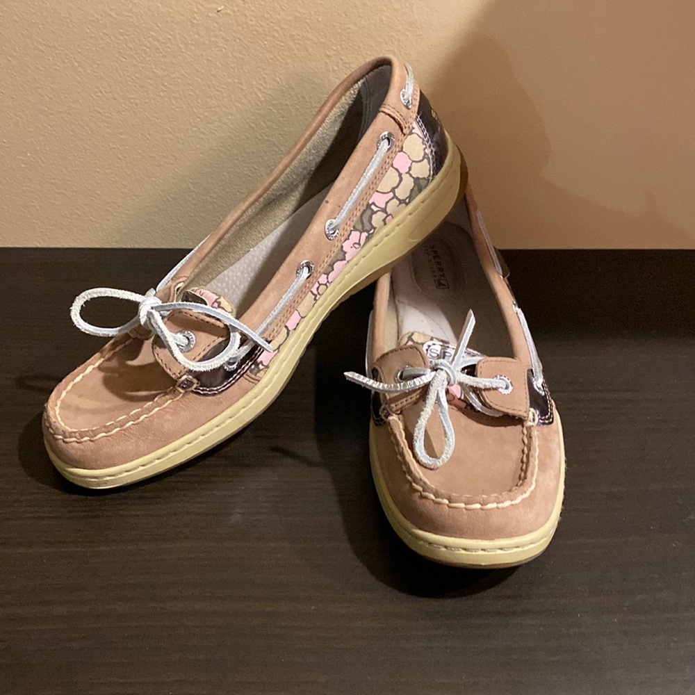 Pink & Tan floral with silver tie Sperry Top Sider 7.5